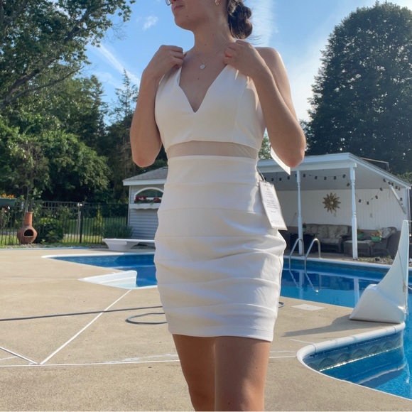 White Emerald Sundae Macys cocktail dress - Picture 1 of 5